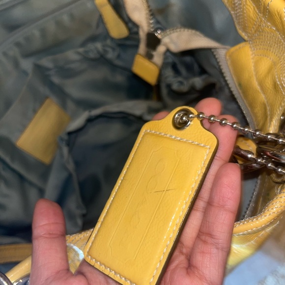 Y2k Coach Large Yellow Patent Leather Bag - Picture 10 of 10